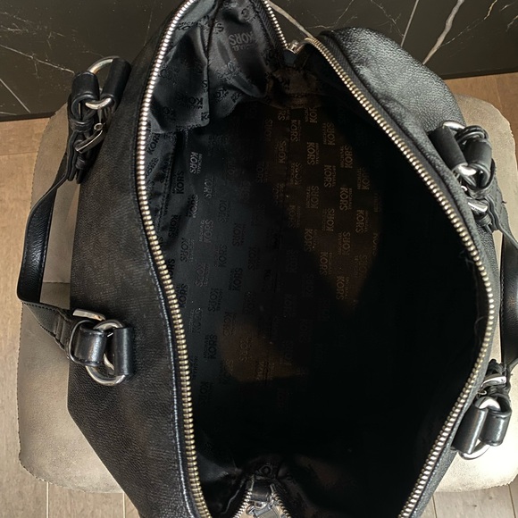 Michael Kors Grayson Satchel -Authentic - Picture 7 of 10